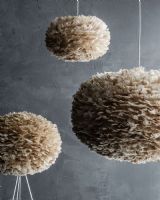 Umage EOS Large, lysebrun m/ hvid pendel Umage EOS Large, lysebrun m/ hvid pendel