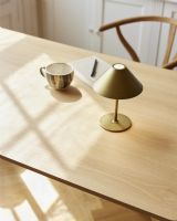 Halo Design Hygge Bordlampe uden ledning - Messing Halo Design Hygge Bordlampe uden ledning - Messing