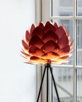 Umage Aluvia Mini - Ruby/Rød - Ø40 m/ Tripod Table Umage Aluvia Mini - Ruby/Rød - Ø40 m/ Tripod Table